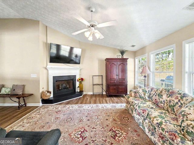209 Diamond Valley Pass, Canton, GA 30114