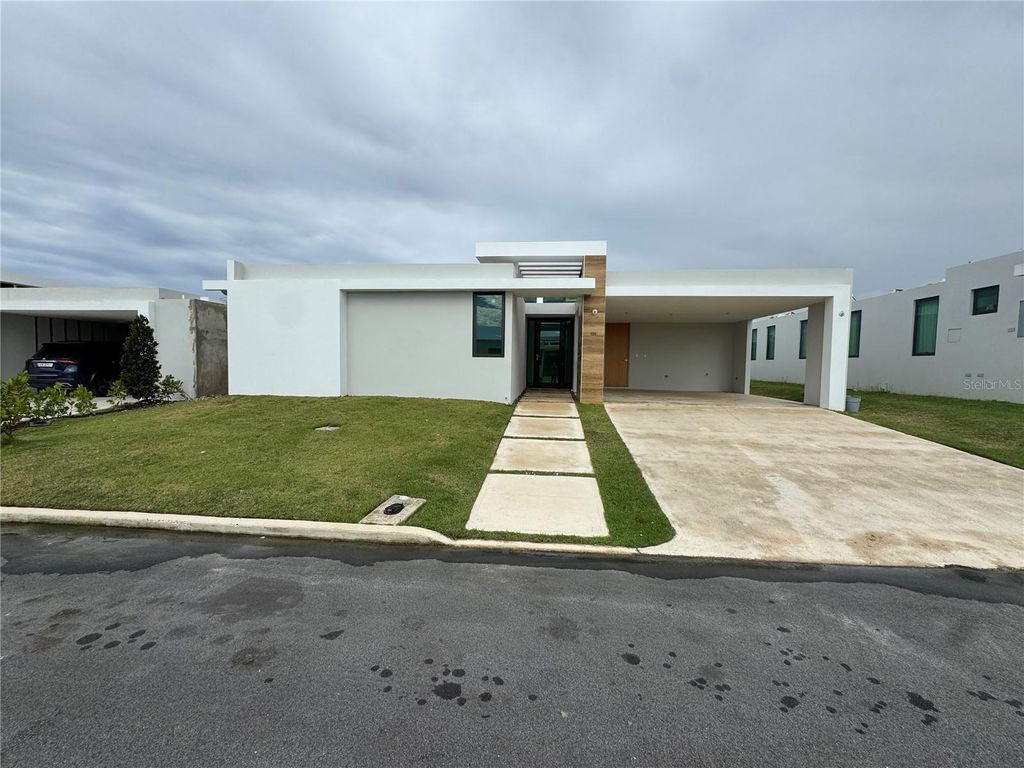 RESIDENCES AT RIO IGUAZU ST. 135, Bayamon, PR 00959