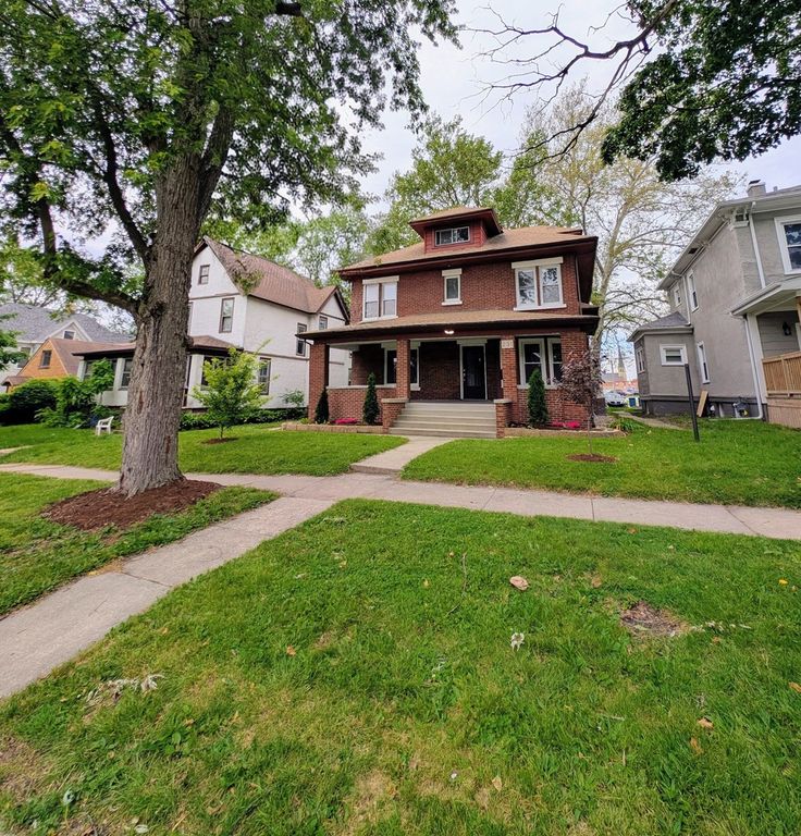 Image 1 of property listing at 231 S Chicago Avenue, Kankakee, IL 60901