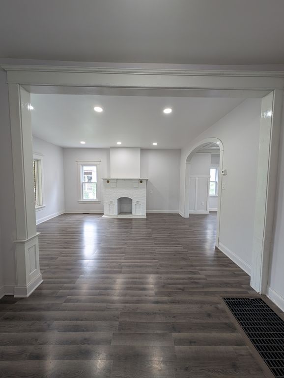 Image 3 of property listing at 231 S Chicago Avenue, Kankakee, IL 60901
