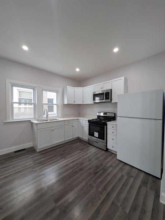 Image 6 of property listing at 231 S Chicago Avenue, Kankakee, IL 60901
