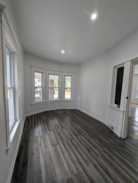 Image 9 of property listing at 231 S Chicago Avenue, Kankakee, IL 60901