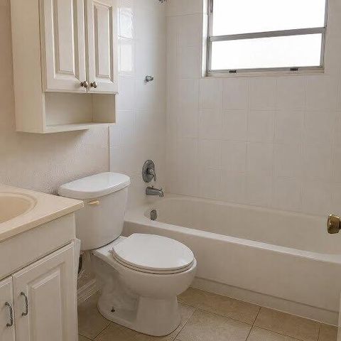1030 NW 73rd Avenue, Margate, FL 33063