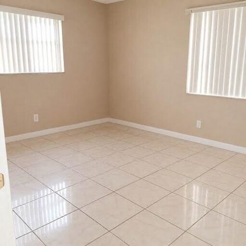 1030 NW 73rd Avenue, Margate, FL 33063