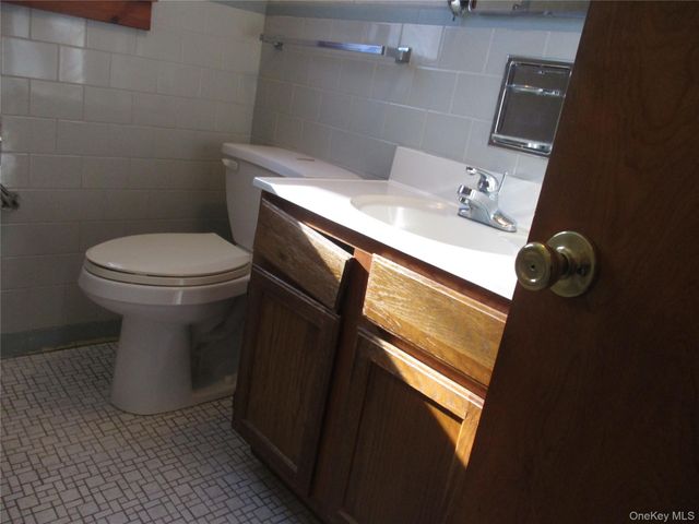 35 Midland Avenue, Central Valley, NY 10917