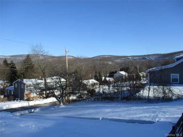 35 Midland Avenue, Central Valley, NY 10917