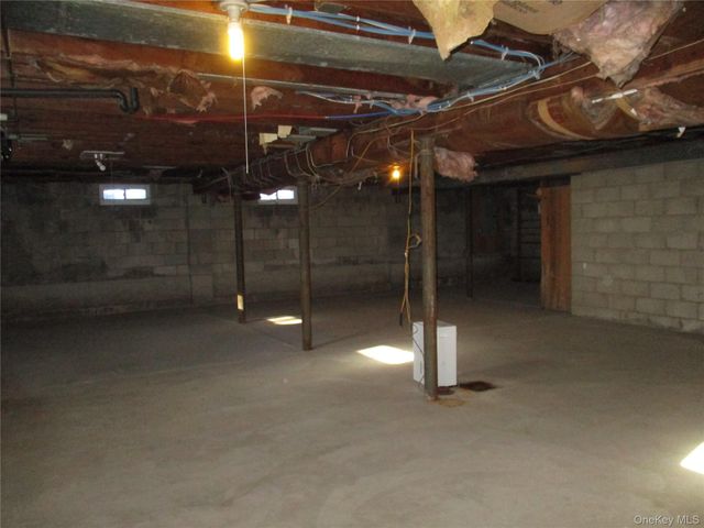 35 Midland Avenue, Central Valley, NY 10917