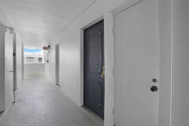 3100 NE 49th Street Ph05, Fort Lauderdale, FL 33308