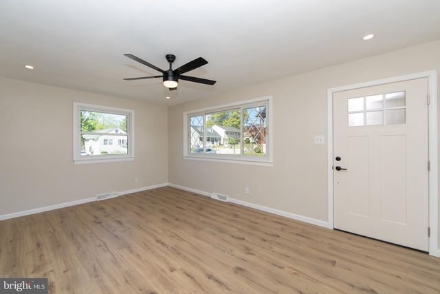60 N OAKLAND AVE, Runnemede, NJ 08078