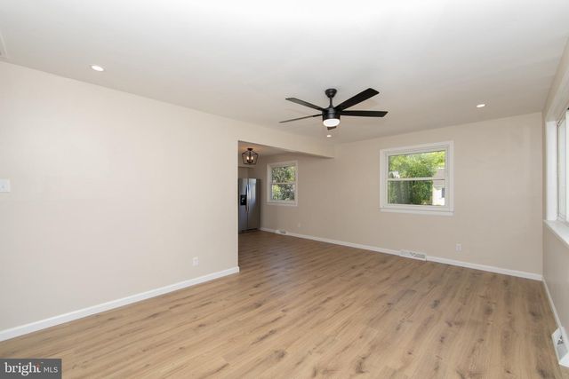 60 N OAKLAND AVE, Runnemede, NJ 08078