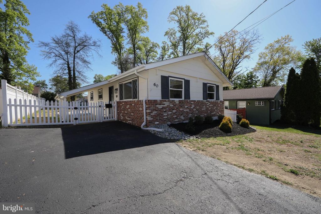 60 N OAKLAND AVE, Runnemede, NJ 08078