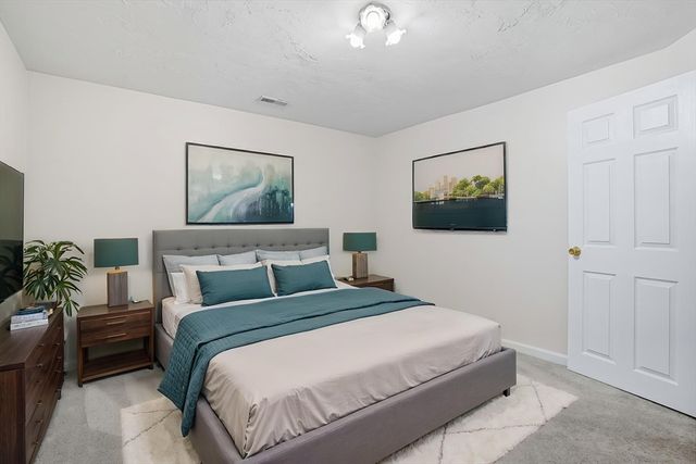 237 South St 45, Shrewsbury, MA 01545
