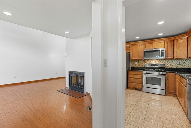 237 South St 45, Shrewsbury, MA 01545