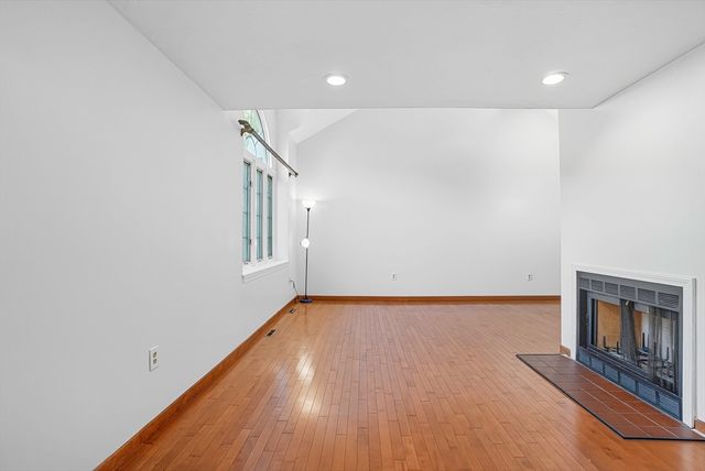 237 South St 45, Shrewsbury, MA 01545
