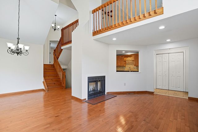 237 South St 45, Shrewsbury, MA 01545