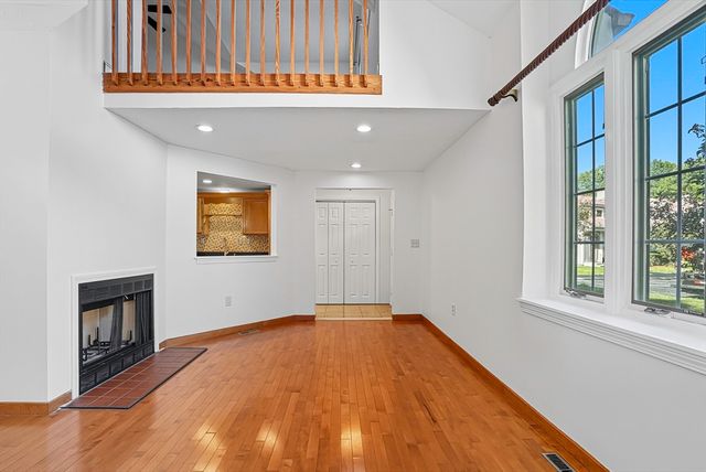 237 South St 45, Shrewsbury, MA 01545