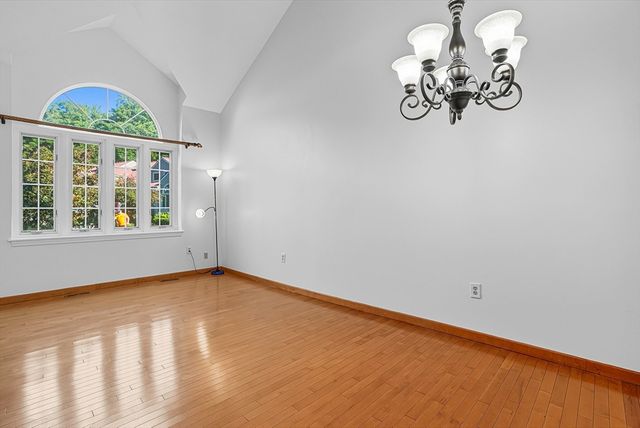 237 South St 45, Shrewsbury, MA 01545