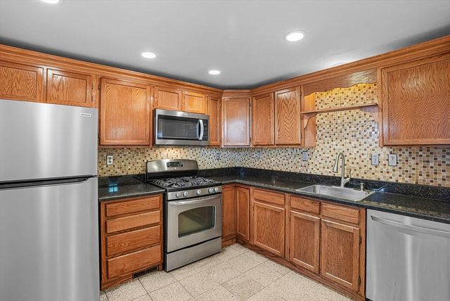 237 South St 45, Shrewsbury, MA 01545