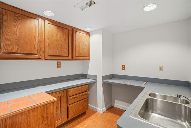 237 South St 45, Shrewsbury, MA 01545