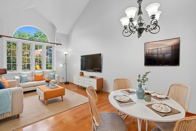 237 South St 45, Shrewsbury, MA 01545