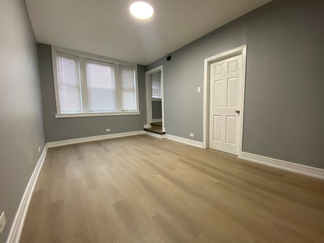 2323 W Fullerton Avenue, Chicago, IL 60647