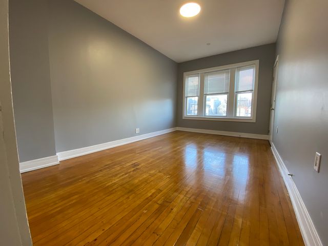 2323 W Fullerton Avenue, Chicago, IL 60647