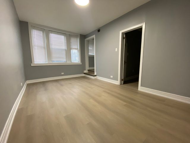 2323 W Fullerton Avenue, Chicago, IL 60647
