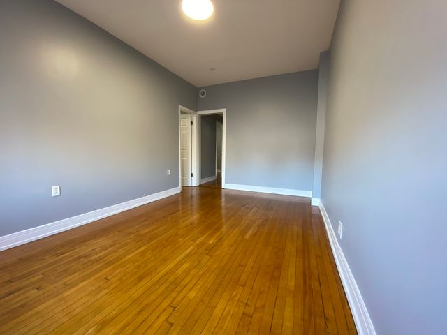 2323 W Fullerton Avenue, Chicago, IL 60647