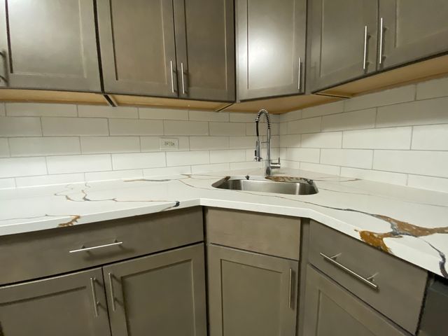 2323 W Fullerton Avenue, Chicago, IL 60647