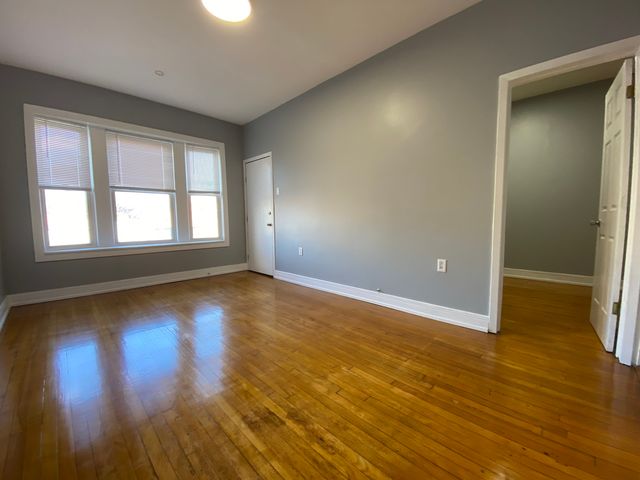 2323 W Fullerton Avenue, Chicago, IL 60647
