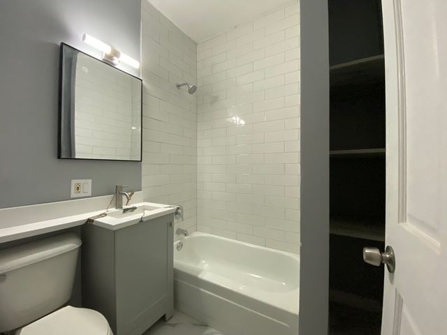 2323 W Fullerton Avenue, Chicago, IL 60647