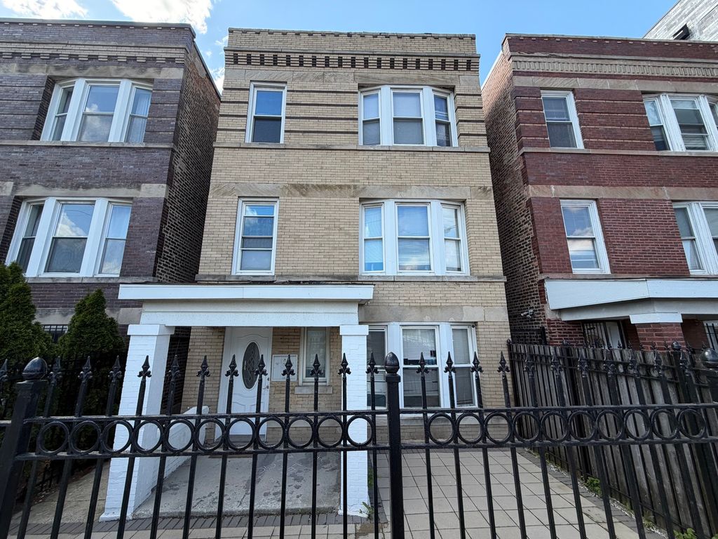 2323 W Fullerton Avenue, Chicago, IL 60647