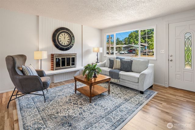 19411 136th Place SE, Renton, WA 98058