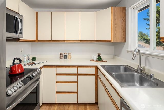 19411 136th Place SE, Renton, WA 98058