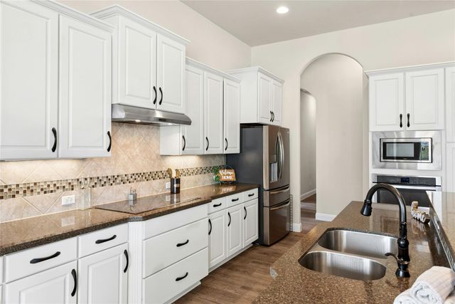 112 Haven CV, Hutto, TX 78634
