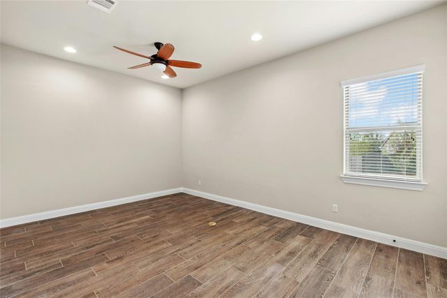 112 Haven CV, Hutto, TX 78634