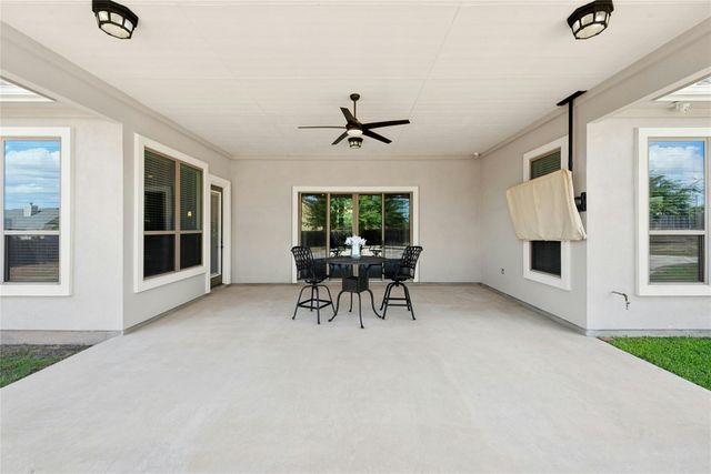 112 Haven CV, Hutto, TX 78634