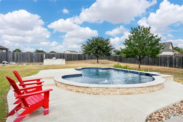 112 Haven CV, Hutto, TX 78634