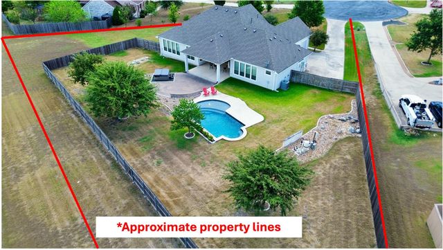 112 Haven CV, Hutto, TX 78634