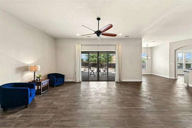 112 Haven CV, Hutto, TX 78634