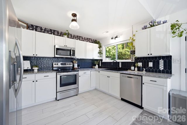 14023 Eden Court, Pineville, NC 28134