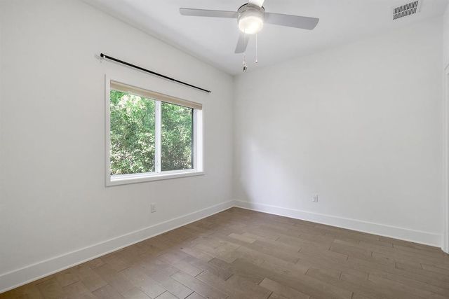 2101 Montopolis DR 10, Austin, TX 78741