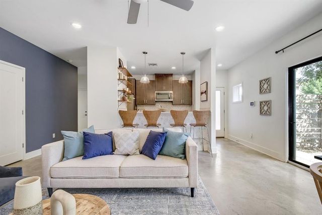 2101 Montopolis DR 10, Austin, TX 78741