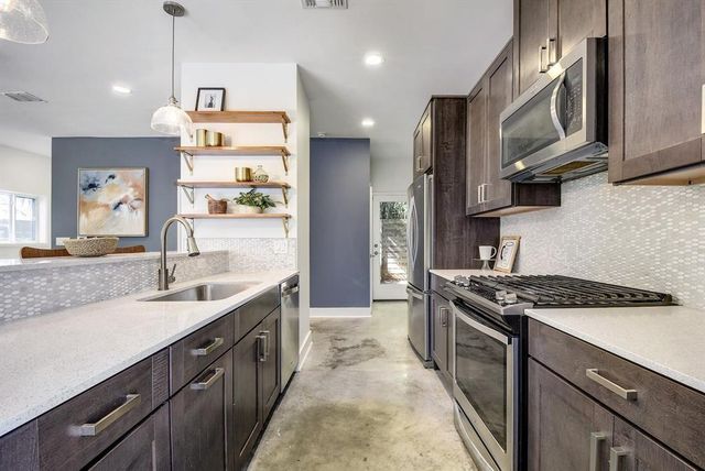 2101 Montopolis DR 10, Austin, TX 78741