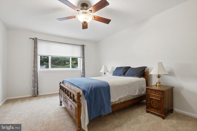 1023 BURNLEY CT, Bensalem, PA 19020
