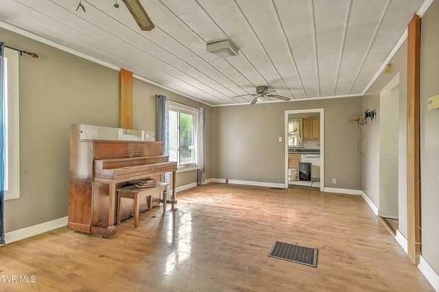 1403 Bristol Caverns Highway, Bristol, TN 37620