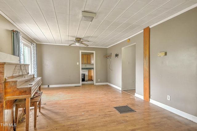 1403 Bristol Caverns Highway, Bristol, TN 37620