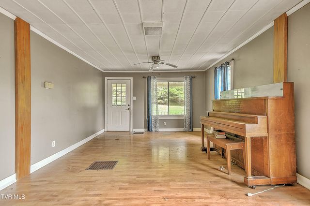 1403 Bristol Caverns Highway, Bristol, TN 37620