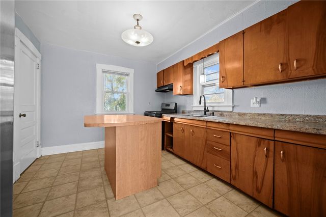 401 McClure Avenue, Sharon, PA 16146