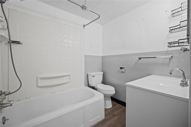 401 McClure Avenue, Sharon, PA 16146